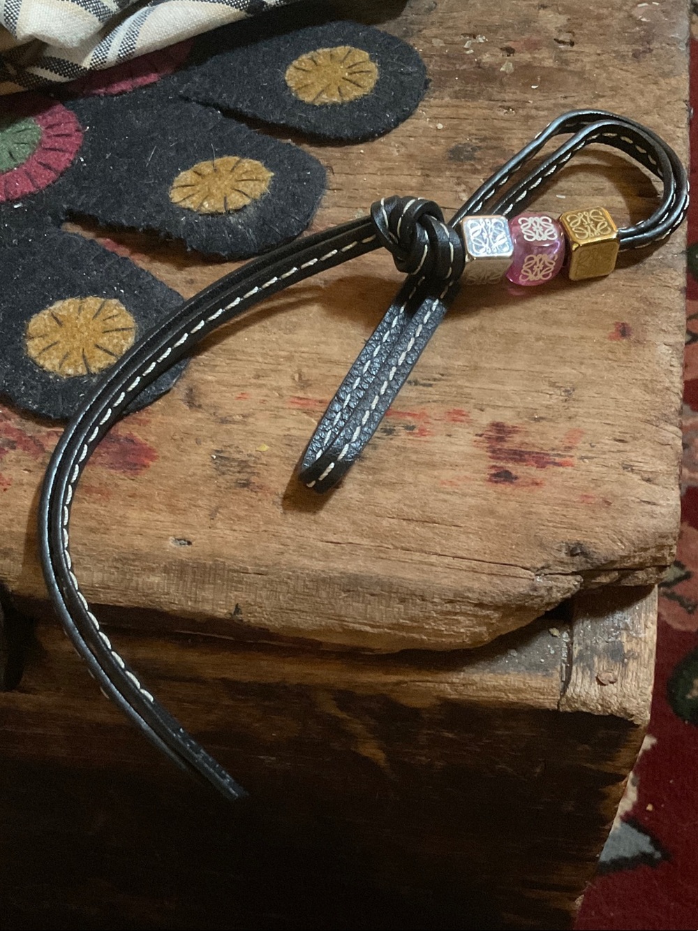 Loewe Black Leather Knot key or bag charm, Authentic 
Smoking home